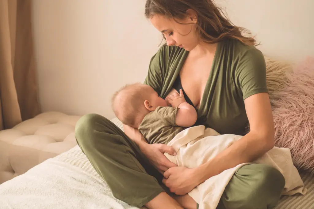 postpartum pijamas for breastfeeding mom